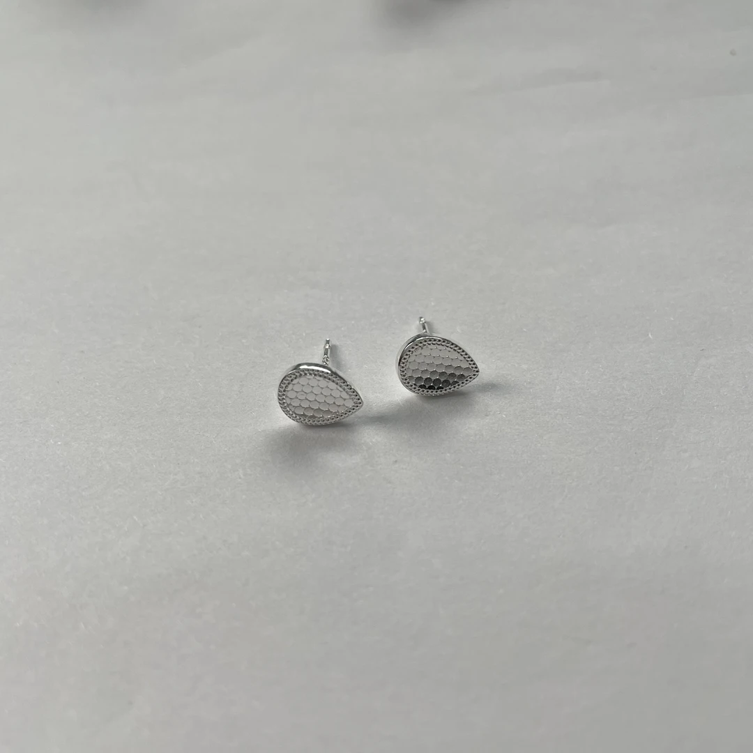 足银耳饰 佬银匠 纯手工足银水滴锤纹耳钉实心简约小众耳饰