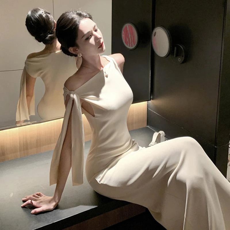 法式气质纯欲飘带斜肩连衣裙女春秋高级性感生日晚礼服包臀长裙子