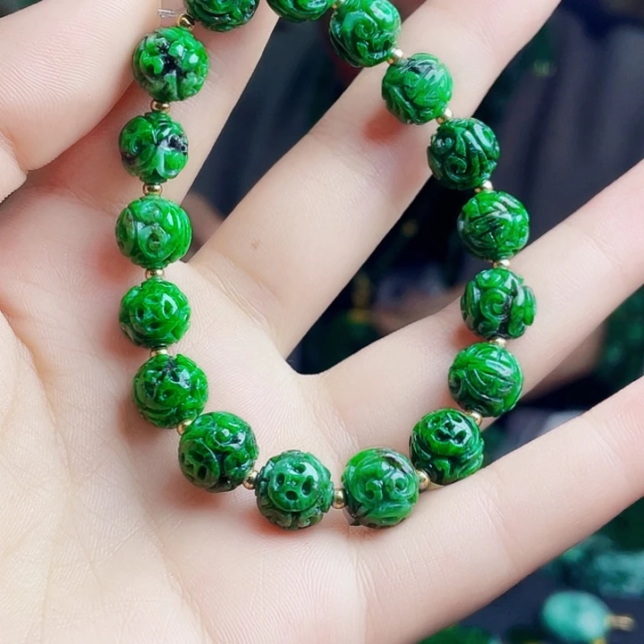 翡翠未镶嵌颈饰多样性