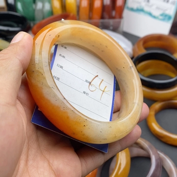 未镶嵌手镯石英质玉