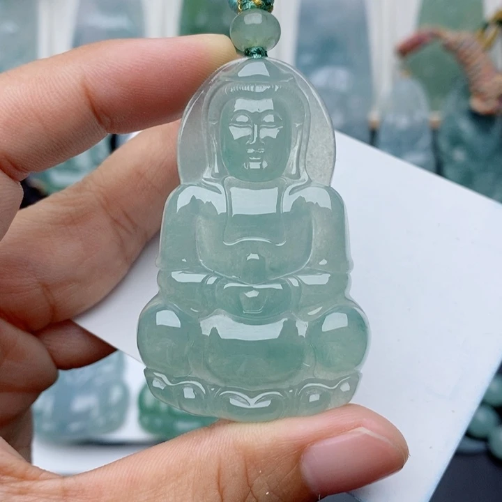 翡翠未镶嵌颈饰观音