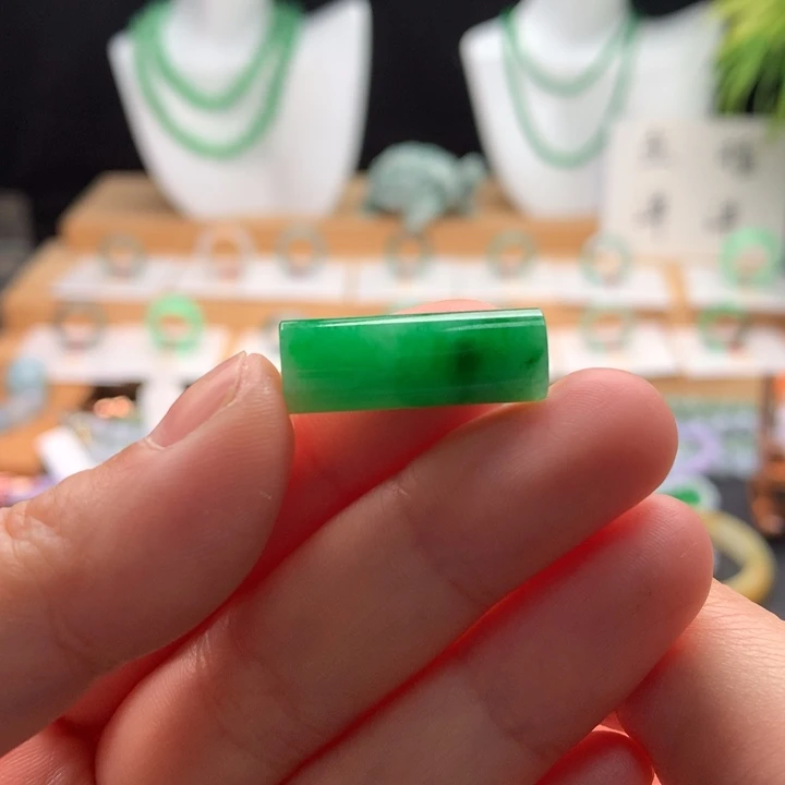 用***1翡翠未镶嵌手链天然缅甸A货翡翠