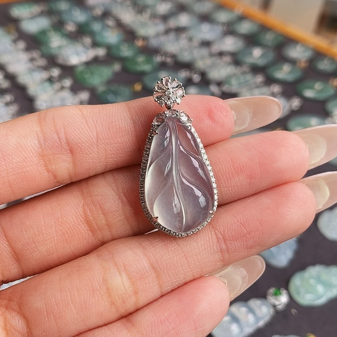 翡翠18K金镶嵌颈饰天然缅甸A货翡翠叶子