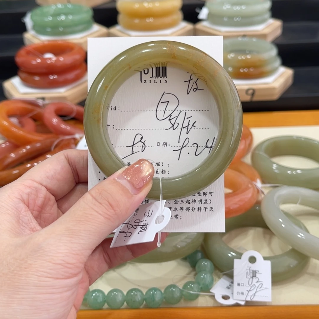 未镶嵌手镯石英质玉