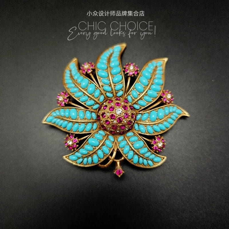 蓝绿色系欧式枫叶形状胸针