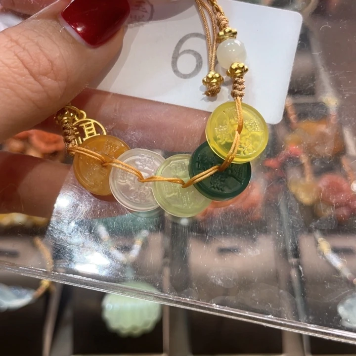 蛇纹石玉颈饰未镶嵌尘*