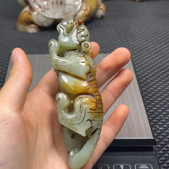 和田玉未镶嵌挂件扎**哥