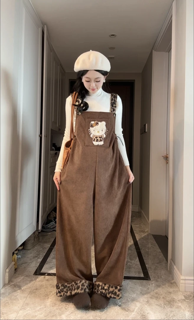 时尚孕妇秋冬新款孕妇背带裤豹纹小猫背带裤+针织打底上衣两件套