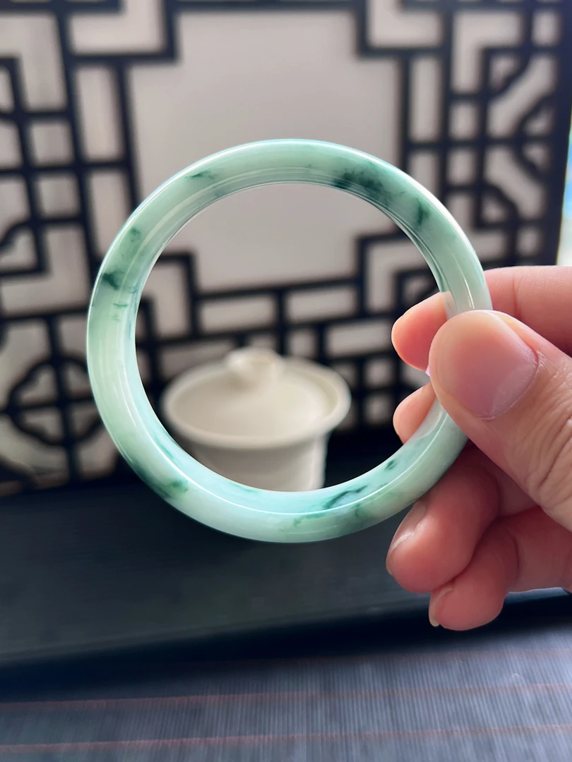 天然翡翠手镯