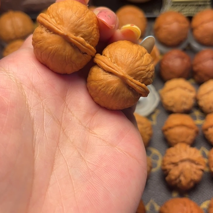 半***铁文玩核桃把件金佛