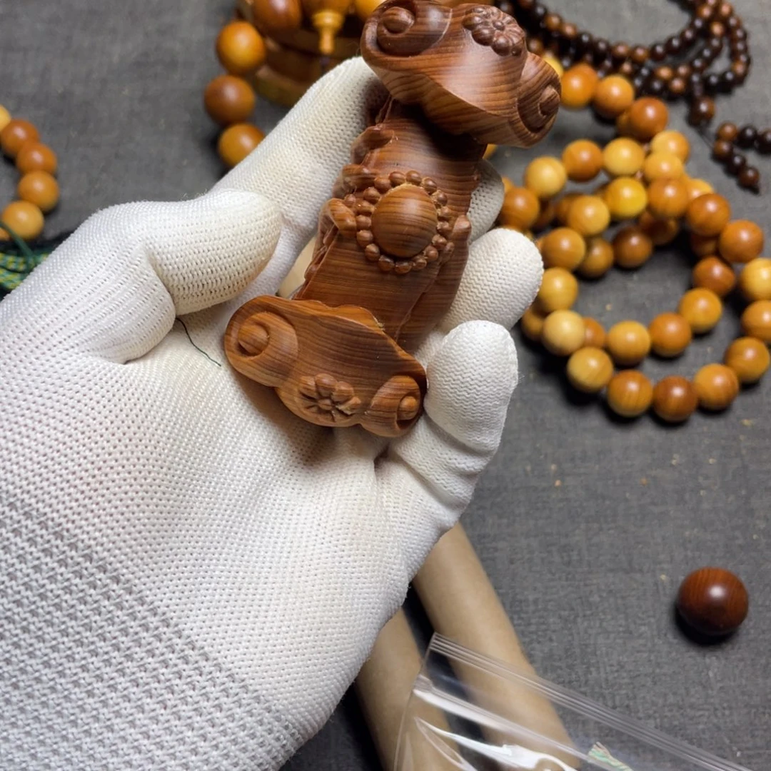 秦***树柏木（崖柏）太行如意把件