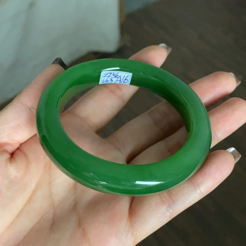 【闪购商品】未镶嵌手镯和田玉(碧玉)