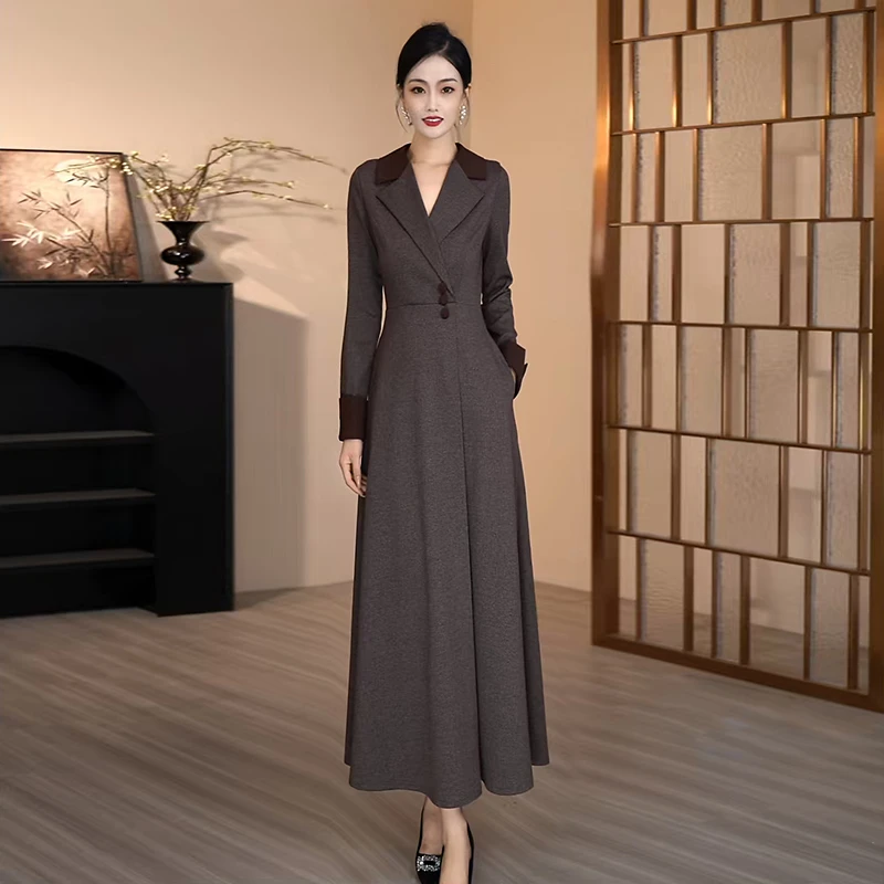 时尚高级感连衣裙2025秋新款咖色收腰显瘦气质长袖修身长裙