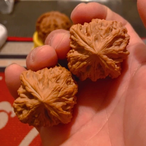 棉***官文玩核桃把件鸡心