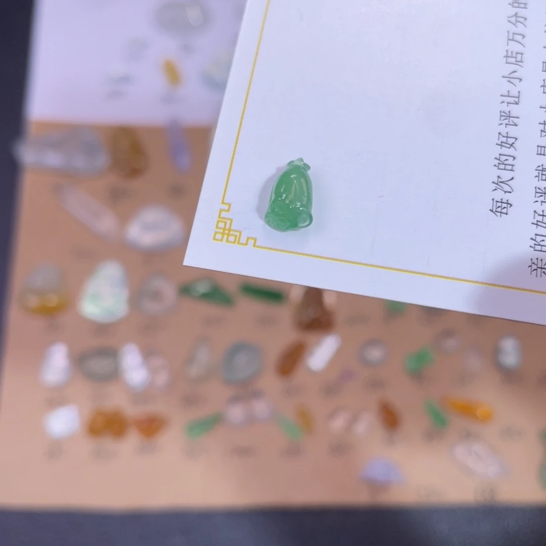 翡翠裸石满绿莲蓬