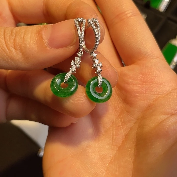 18K金镶嵌手链翡翠甜甜圈