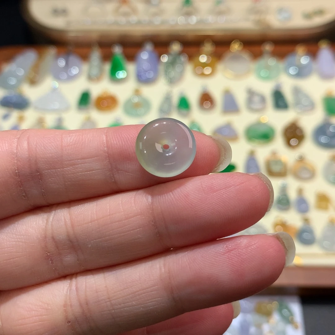 文***特翡翠未镶嵌颈饰翡翠吊坠的未镶嵌