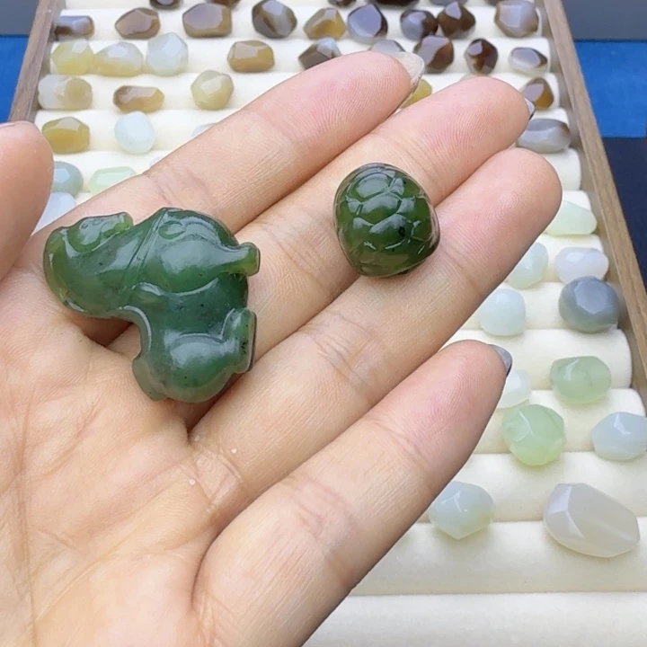 七***～和田玉（糖玉）未镶嵌车挂