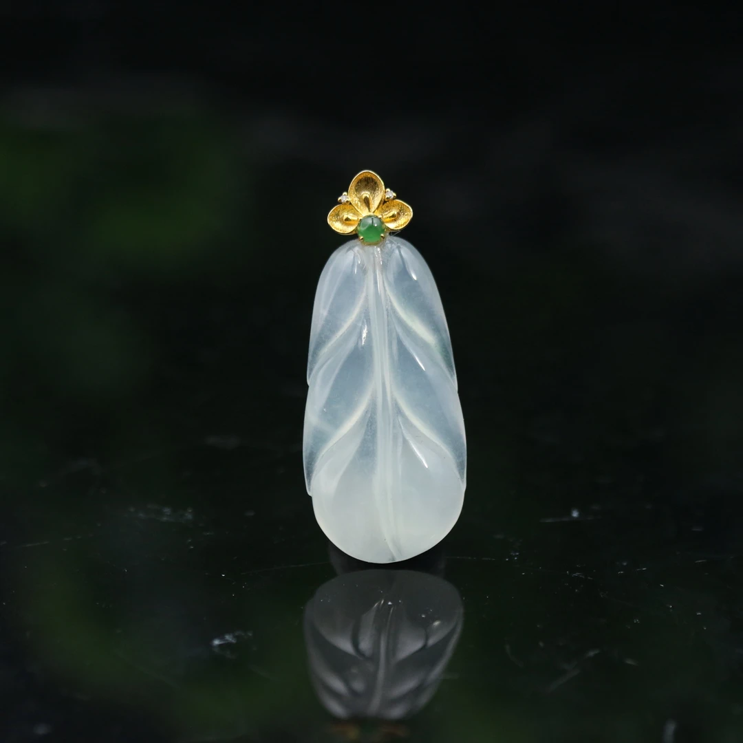 33天然缅甸翡翠A货18k叶子/500064/上海嘉禾拍卖