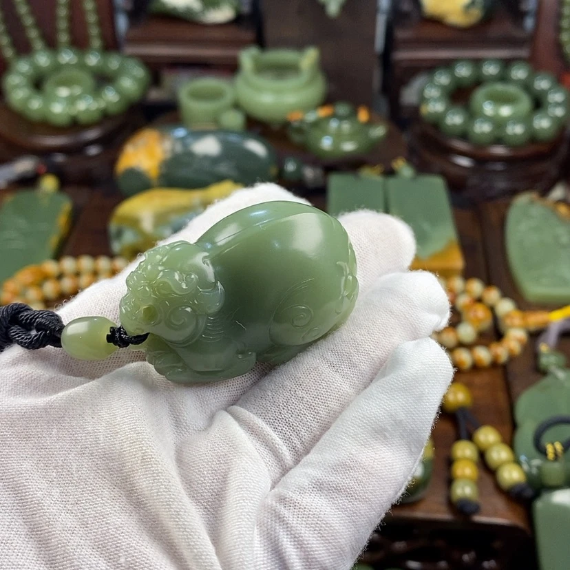 【闪购商品】岫岩老玉（透闪石质玉）颈饰未镶嵌