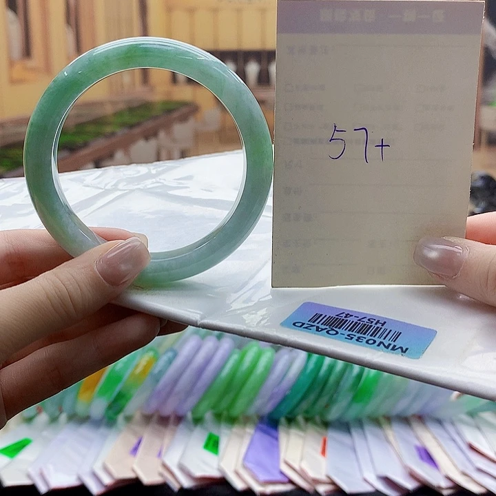 翡翠手镯未镶嵌hhh