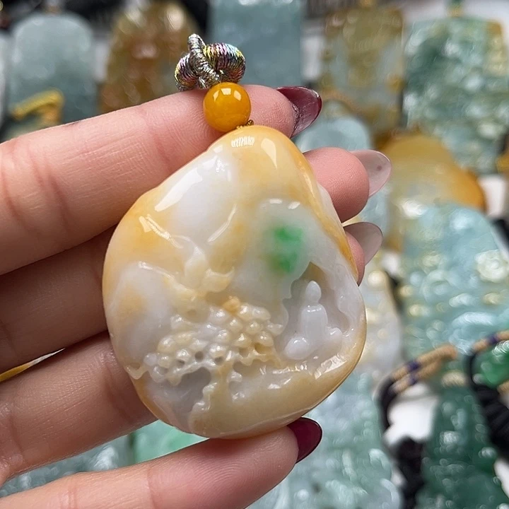 翡翠未镶嵌颈饰悟道