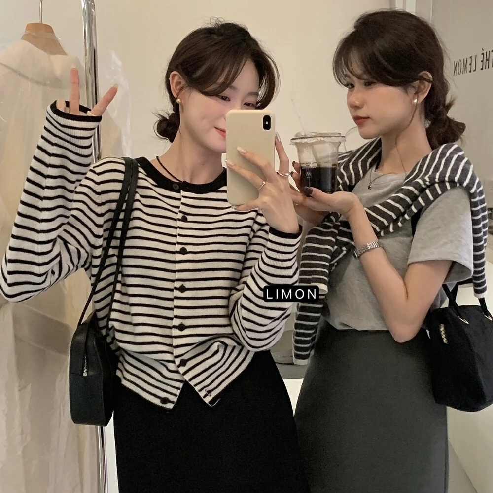 韩系高级感黑白条纹毛衣针织开衫女秋季新款显瘦收腰百搭长袖上衣