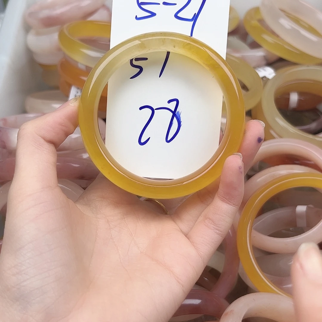 石英质玉未镶嵌手镯5.21