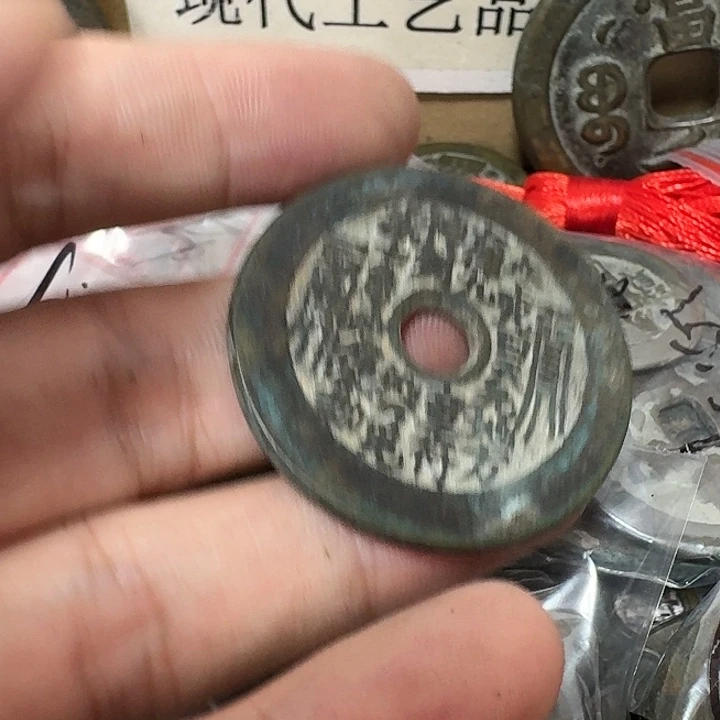 沙***，铜现代工艺品花钱
