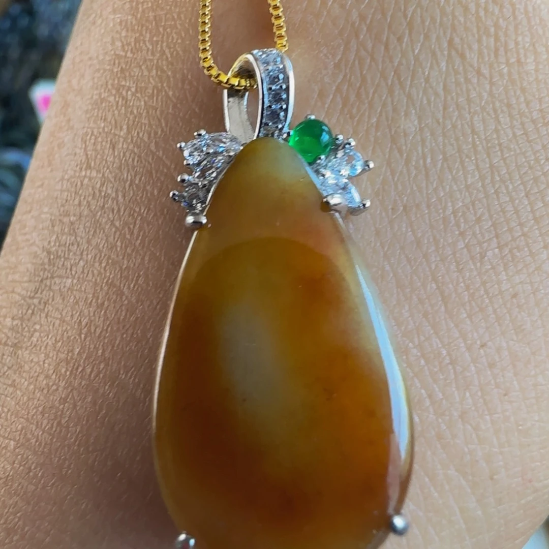 翡翠未镶嵌颈饰老坑