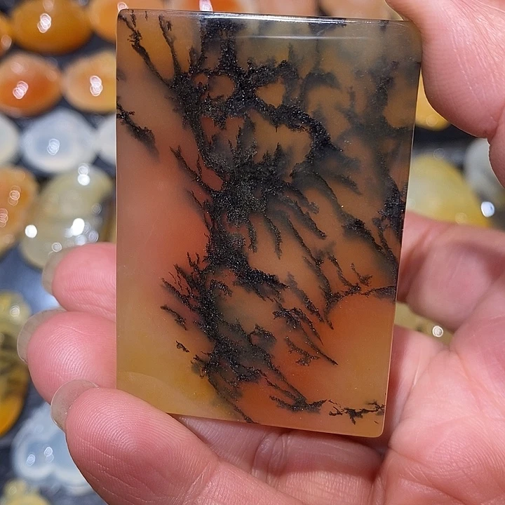 石英质玉（黄龙玉）未镶嵌颈饰