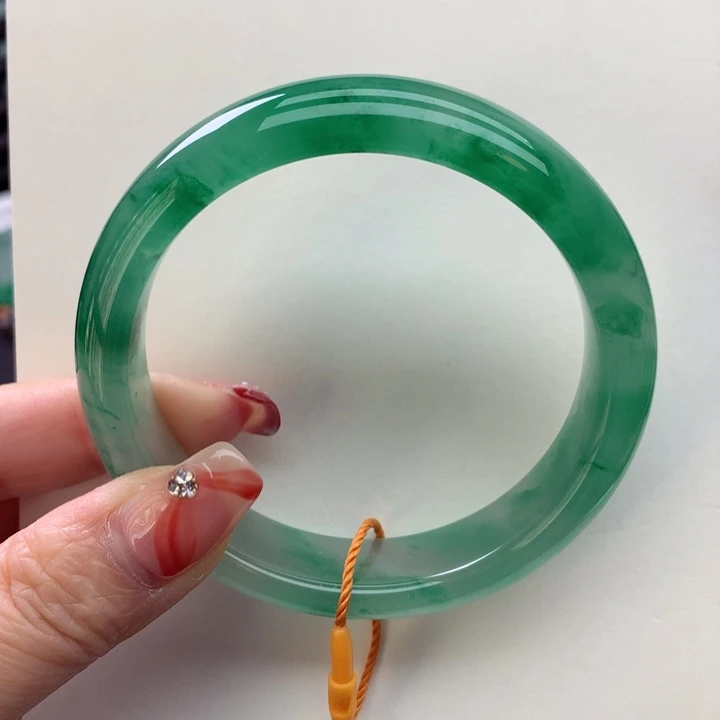 石英质玉手镯未镶嵌小**得