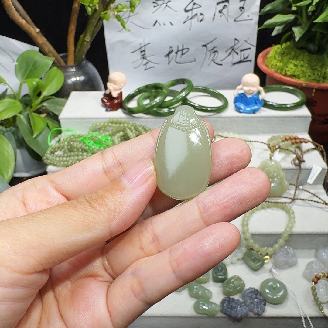 和田玉未镶嵌颈饰