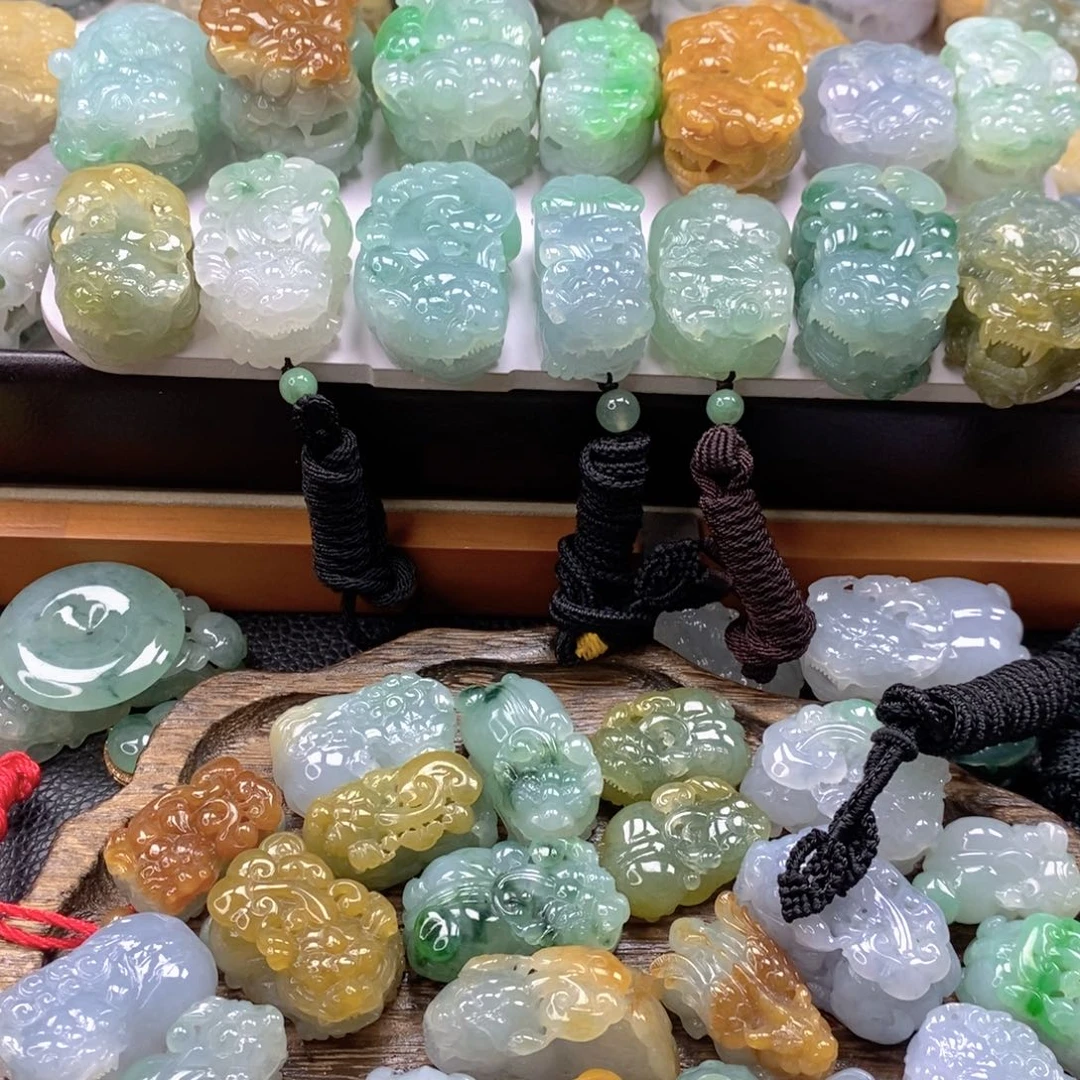 翡翠未镶嵌颈饰翡翠