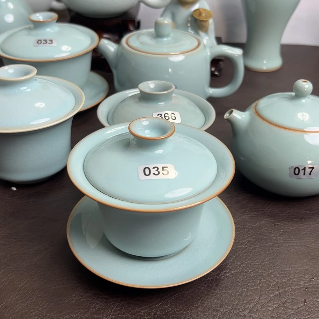 悠**踪天青色马蹄盖碗微瑕