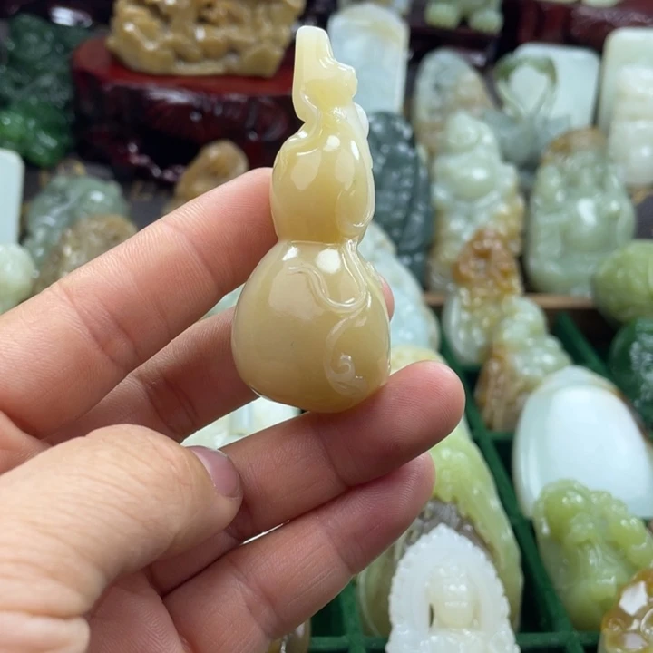 和田玉（糖玉）未镶嵌颈饰