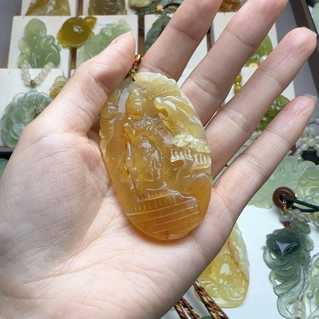 蛇纹石玉颈饰未镶嵌霜**降