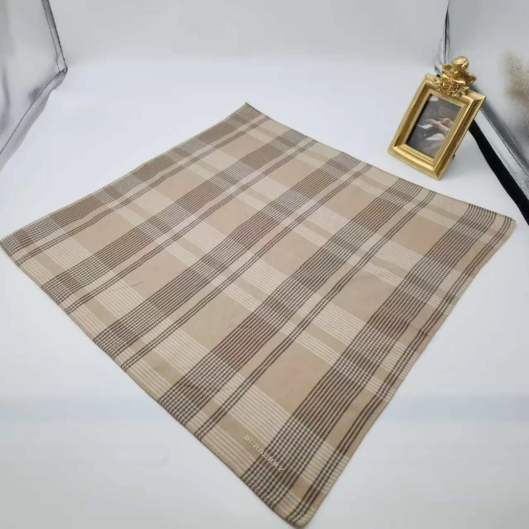 95新 BURBERRY/博柏利 海囤/巴宝莉/丝巾/yy10106