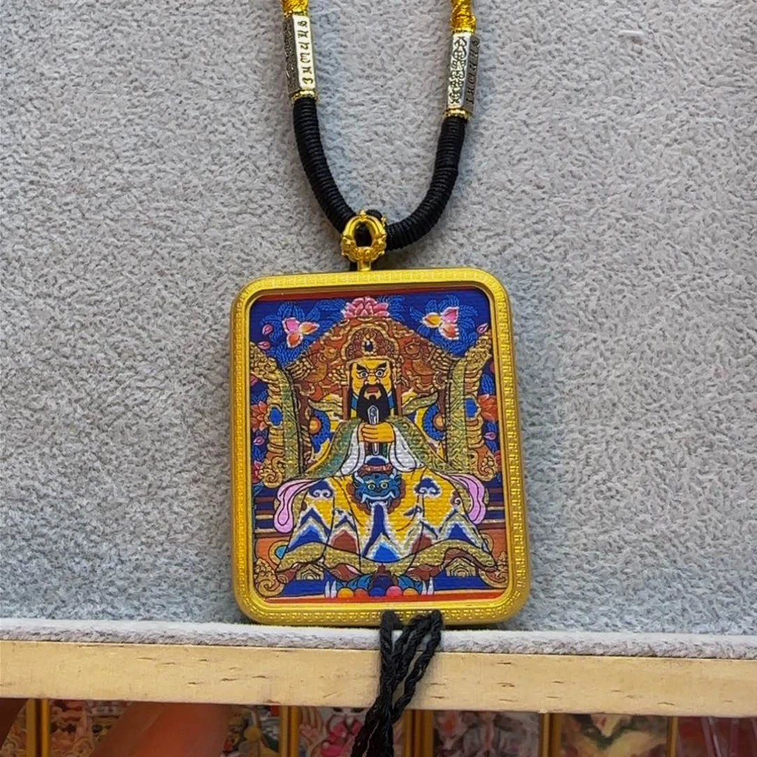 吊坠龙五爷。黑色藏银绳子。