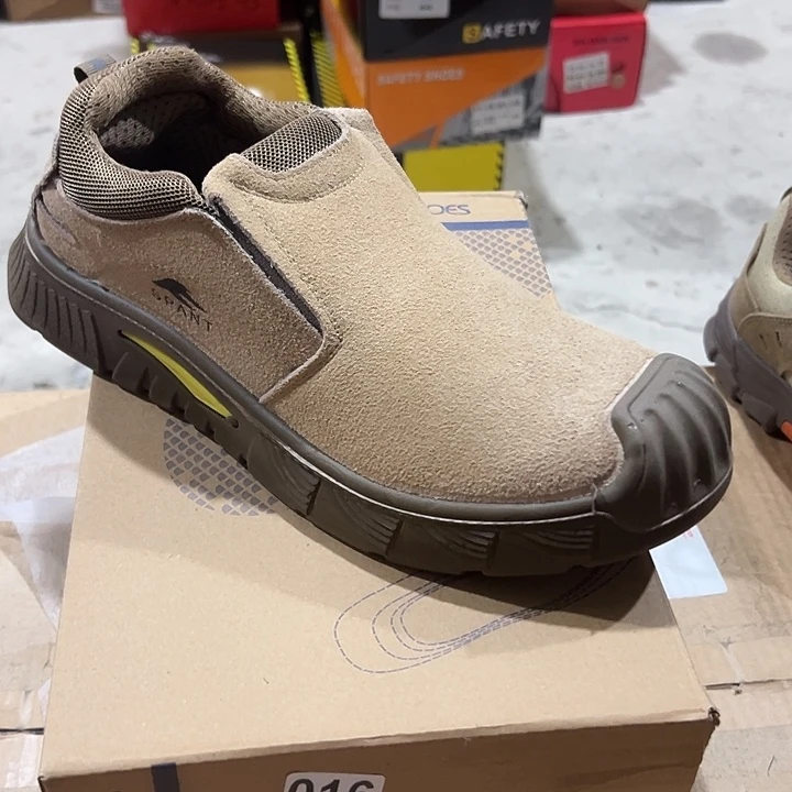 编码016号。44码防砸防刺劳保鞋