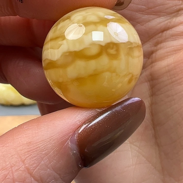 蜜蜡未镶嵌珠宝奇石