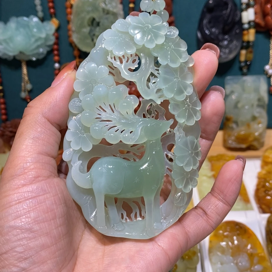 我****未镶嵌蛇纹石玉颈饰