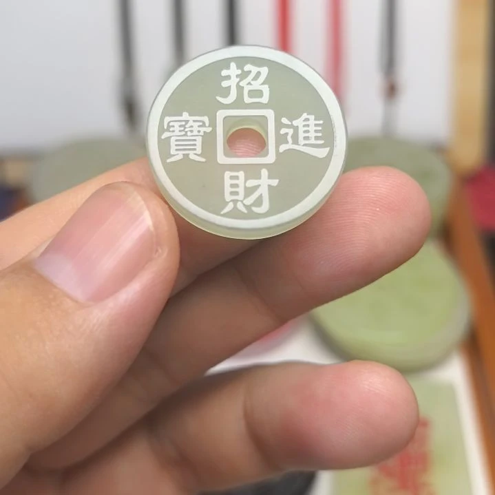 未镶嵌蛇纹石玉颈饰