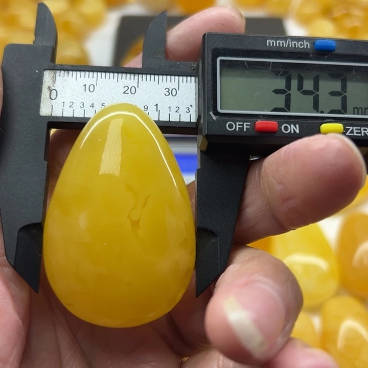 琥珀（矿物珀）未镶嵌裸石