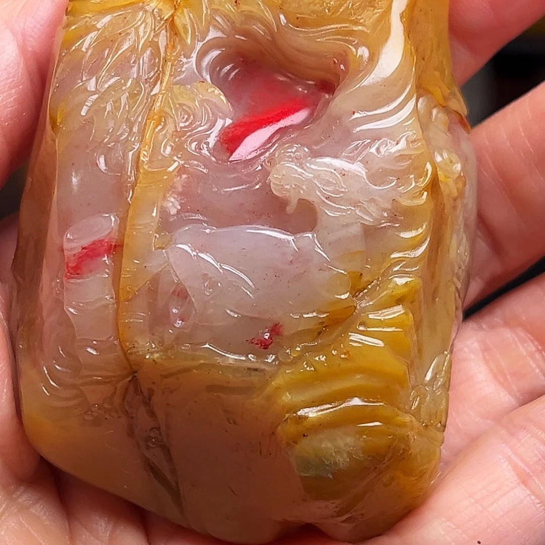 昌化石其他田黄鸡血石手玩件