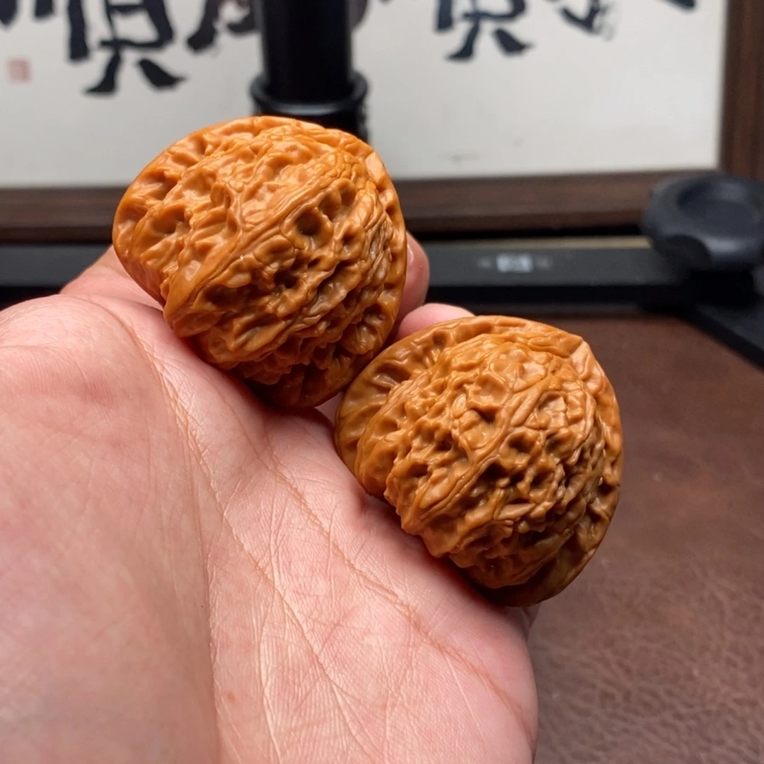 吊坠文玩核桃极品小三角白39