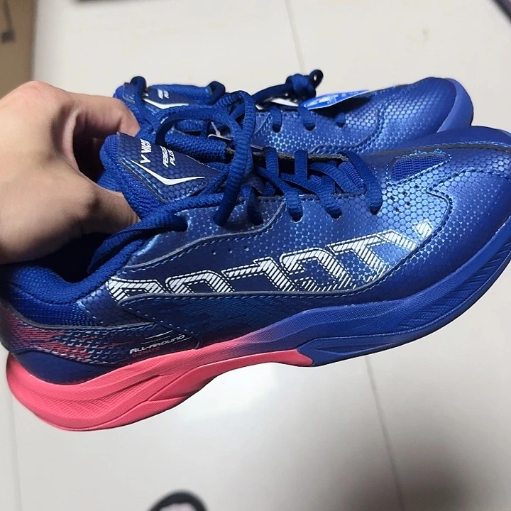 38码羽毛球鞋子专业