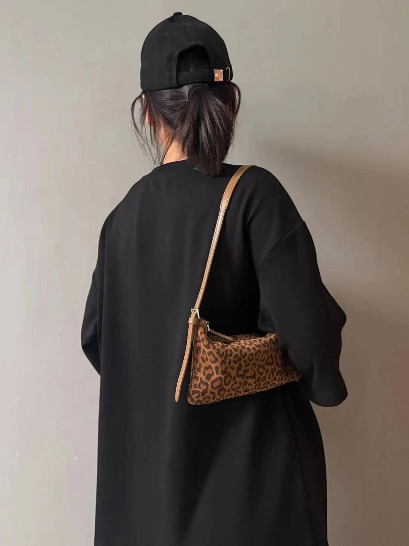 oL时尚豹纹手机包牛皮磨砂皮新品女包高级感复古百搭真皮斜挎包潮