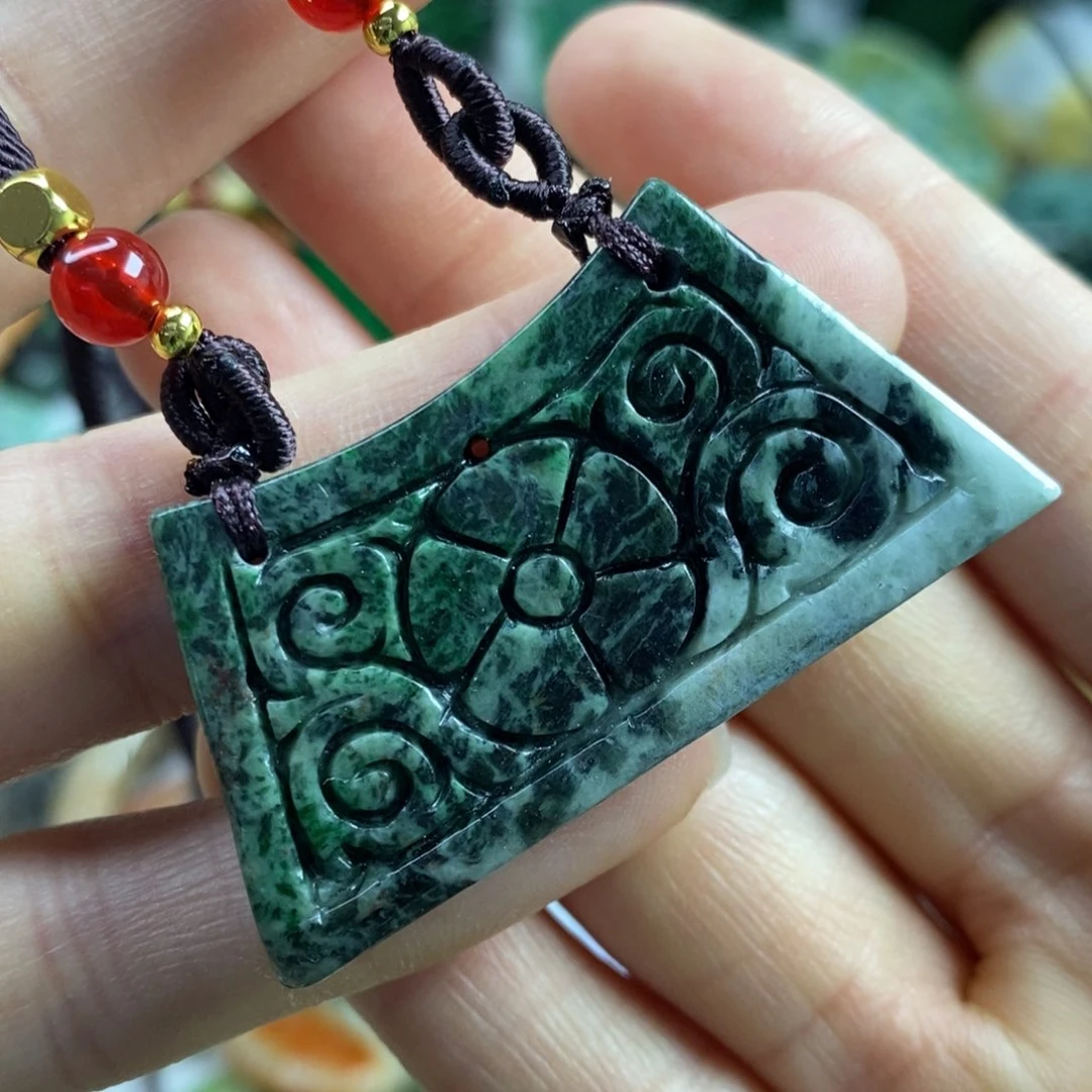 翡翠颈饰未镶嵌吊坠