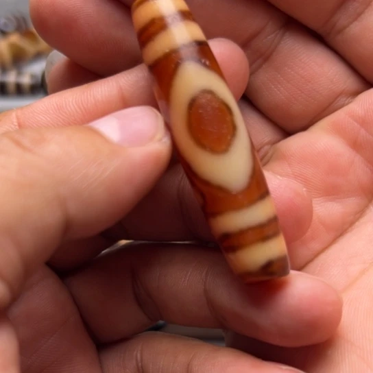 平***生玛瑙/玉髓未镶嵌颈饰